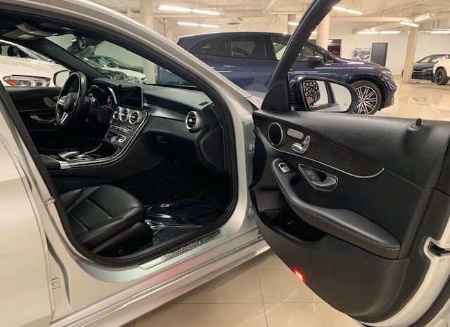 
								2019 Mercedes-Benz C300 4MATIC Sedan full									