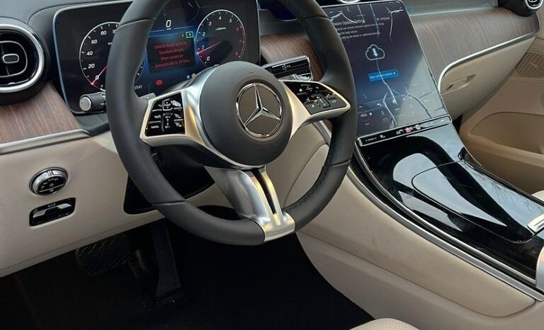 
								2024 Mercedes-Benz GLC300 4MATIC SUV full									