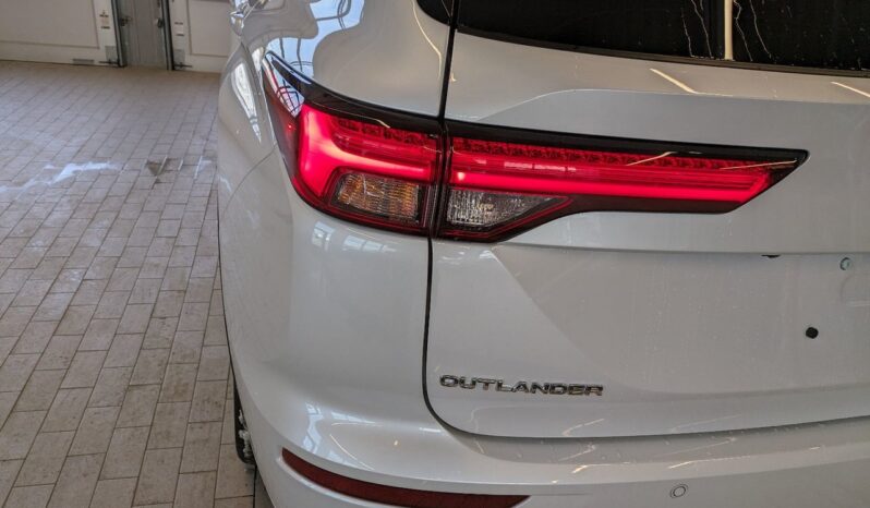 
								2024 Mitsubishi Outlander GT PREMIUM full									