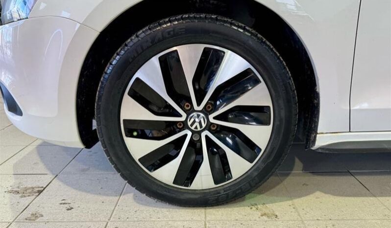 
								2013 Volkswagen Jetta Turbocharged Hybrid Highline full									