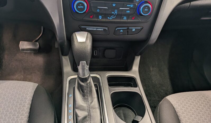 
								2017 Ford Escape SE 4WD full									