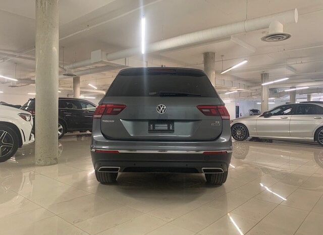 
								2018 Volkswagen Tiguan Highline 2.0T 8sp at w/Tip 4M full									