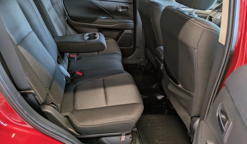 
								2017 Mitsubishi Outlander SE AWD full									