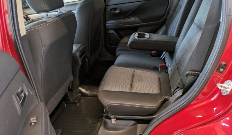 
								2017 Mitsubishi Outlander SE AWD full									