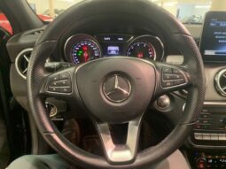 
										2020 Mercedes-Benz GLA250 4MATIC SUV full									