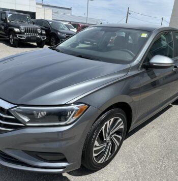 2020 Volkswagen Jetta - Used Sedan - VIN: 3VWGB7BU1LM049028 - Volkswagen de l'Outaouais Gatineau