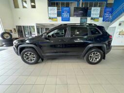 
										2020 Jeep Cherokee Sport full									