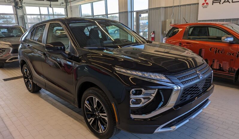 
								2024 Mitsubishi ECLIPSE CROSS SE full									