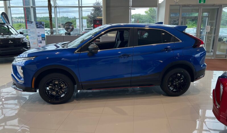 
								2024 Mitsubishi ECLIPSE CROSS full									