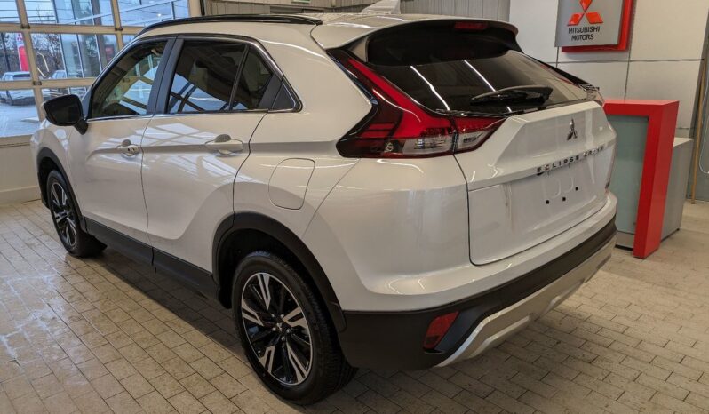 
								2024 Mitsubishi ECLIPSE CROSS SEL full									