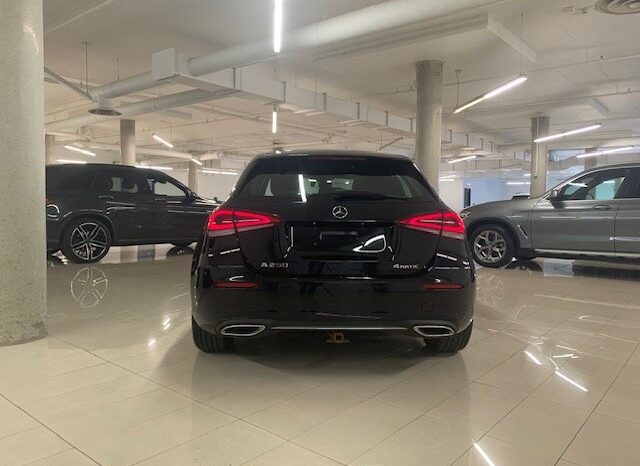 
								2021 Mercedes-Benz A250 4MATIC Hatch full									