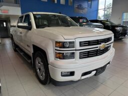 
										2015 Chevrolet Silverado 1500 2LZ full									