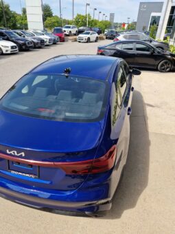 
										2023 Kia Forte LX full									