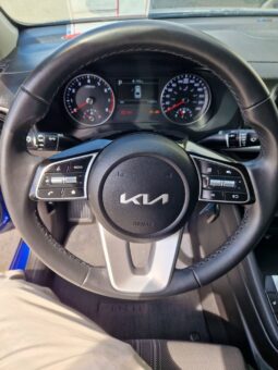 
										2023 Kia Forte LX full									