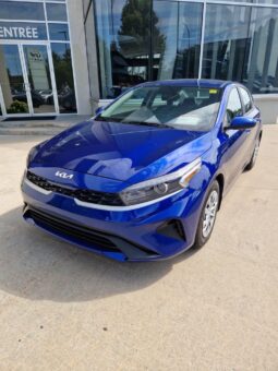 
										2023 Kia Forte LX full									