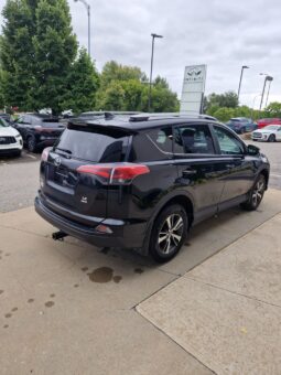 
										2018 Toyota RAV4 LE full									