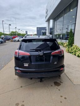 
										2018 Toyota RAV4 LE full									