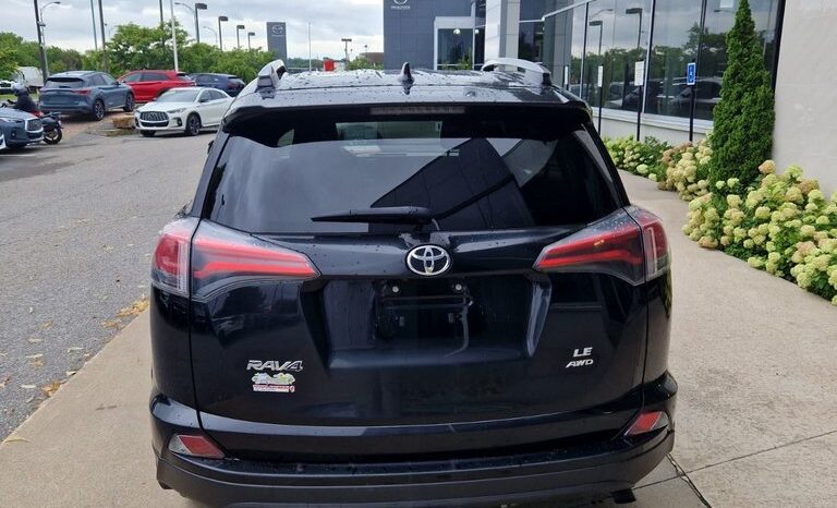 
								2018 Toyota RAV4 LE full									