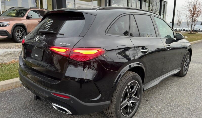 
								2024 Mercedes-Benz GLC300 4MATIC SUV full									