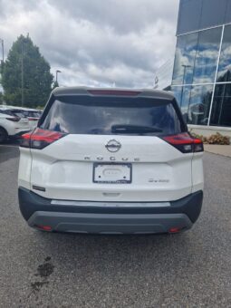 
										2021 Nissan Rogue SV full									