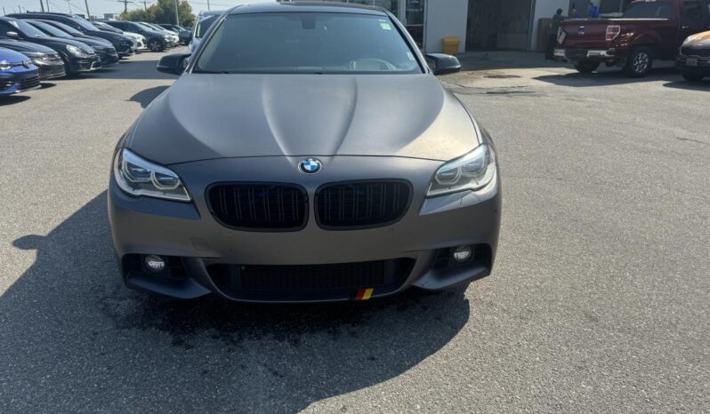 
								2013 BMW 335 Xdrive Sedan Luxury full									