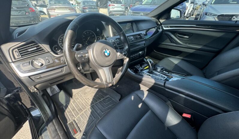 
								2013 BMW 335 Xdrive Sedan Luxury full									