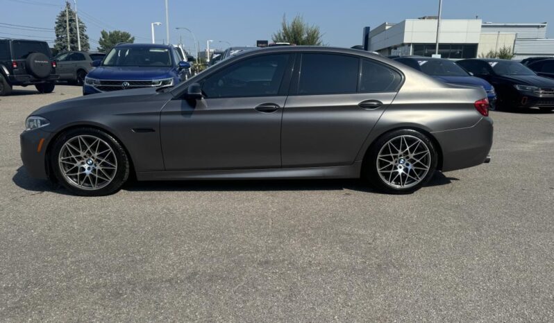 
								2013 BMW 335 Xdrive Sedan Luxury full									