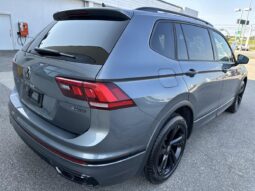 
										2023 Volkswagen Tiguan Comfortline R-Line Black Edition 4MOTION full									