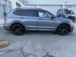 
										2023 Volkswagen Tiguan Comfortline R-Line Black Edition 4MOTION full									