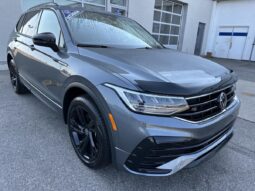 
										2023 Volkswagen Tiguan Comfortline R-Line Black Edition 4MOTION full									