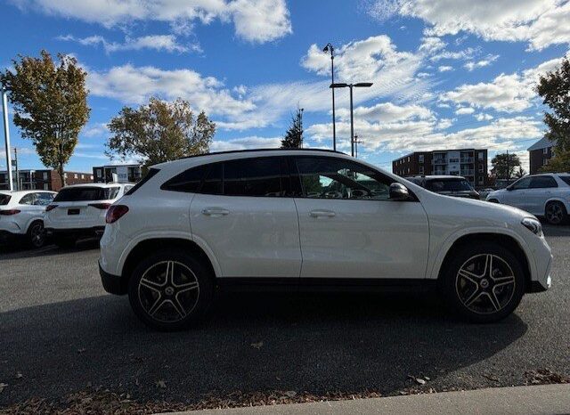 
								2025 Mercedes-Benz GLA 250 4MATIC full									