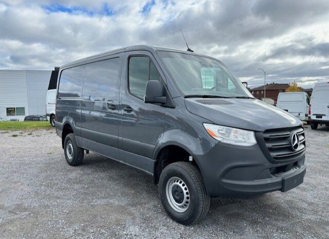 
								2024 Mercedes-Benz Sprinter 2500 144 Wheelbase Standard Roof AWD full									