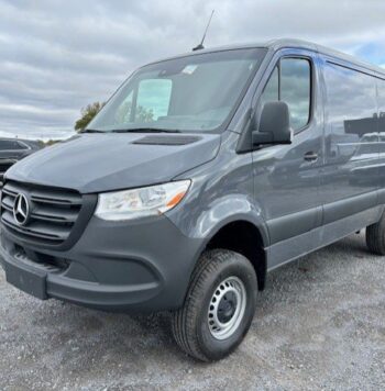 2024 Mercedes-Benz Sprinter 2500 144 Wheelbase Standard Roof AWD - New Cargo Van - VIN: W1Y4NBVY0RP744260 - Mercedes-Benz Gatineau