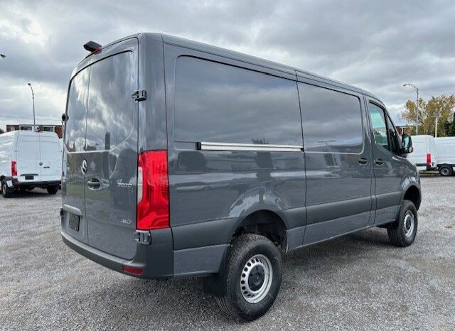 
								2024 Mercedes-Benz Sprinter 2500 144 Wheelbase Standard Roof AWD full									