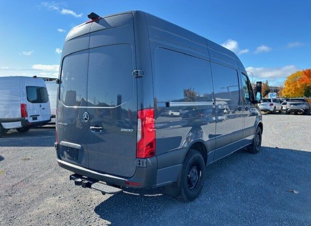 
								2024 Mercedes-Benz Sprinter 2500 144 Wheelbase High Roof RWD full									