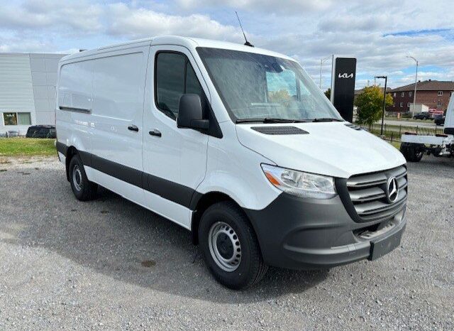 
								2024 Mercedes-Benz Sprinter 2500 144 Wheelbase Standard Roof RWD full									