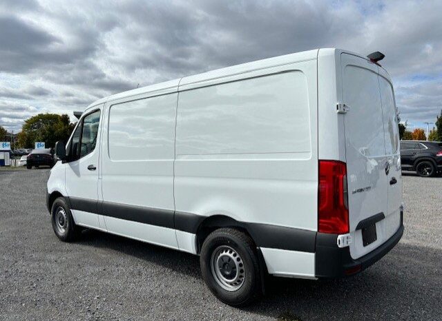 
								2024 Mercedes-Benz Sprinter 2500 144 Wheelbase Standard Roof RWD full									