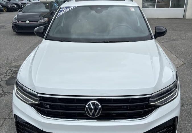 
								2022 Volkswagen Tiguan Comfortline R-Line Black Edition 4MOTION full									