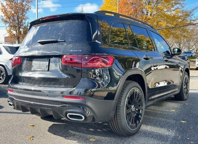 
								2024 Mercedes-Benz GLB250 4MATIC SUV full									