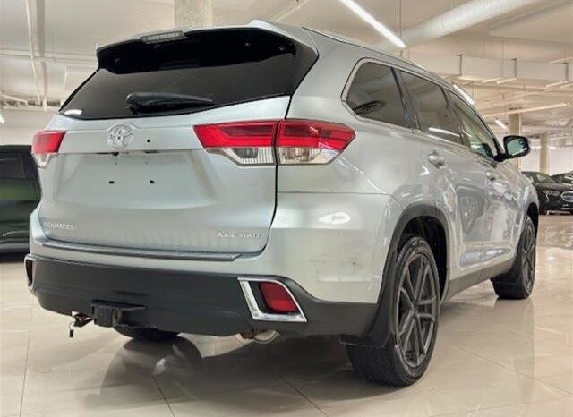 
								2019 Toyota Highlander XLE AWD full									