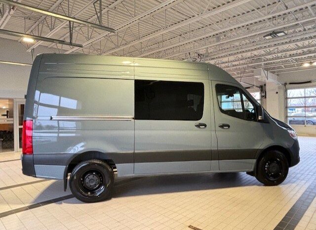 
								2025 Mercedes-Benz Sprinter 2500 144 Wheelbase High Roof RWD full									