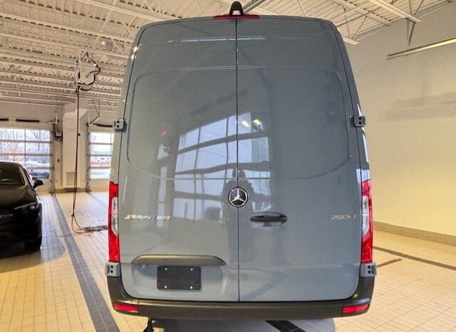 
								2025 Mercedes-Benz Sprinter 2500 144 Wheelbase High Roof RWD full									