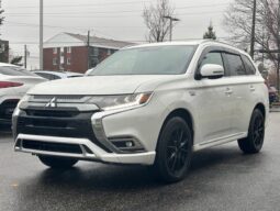 
										2020 Mitsubishi OUTLANDER PHEV LE S-AWC full									