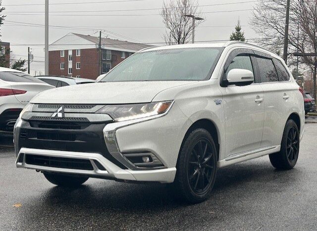 
								2020 Mitsubishi OUTLANDER PHEV LE S-AWC full									