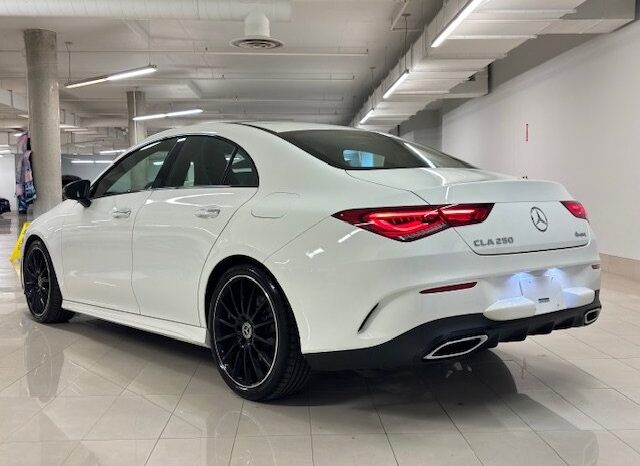 
								2021 Mercedes-Benz CLA250 4MATIC Coupe full									