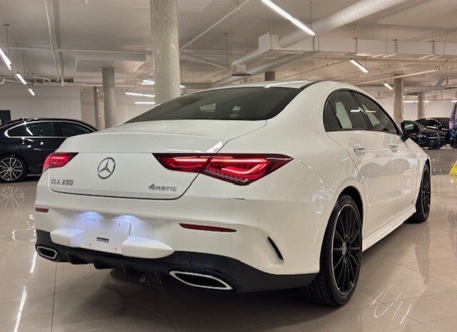 
								2021 Mercedes-Benz CLA250 4MATIC Coupe full									