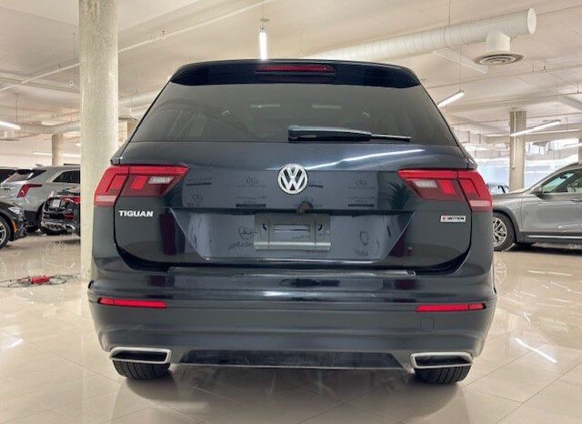 
								2020 Volkswagen Tiguan Comfortline 2.0T 8sp at w/Tip 4M full									