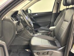 
										2020 Volkswagen Tiguan Comfortline 2.0T 8sp at w/Tip 4M full									