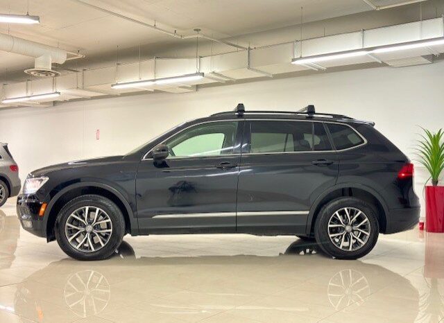 
								2020 Volkswagen Tiguan Comfortline 2.0T 8sp at w/Tip 4M full									