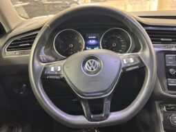 
										2020 Volkswagen Tiguan Comfortline 2.0T 8sp at w/Tip 4M full									